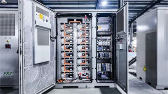Using liquid air for grid-scale energy storage